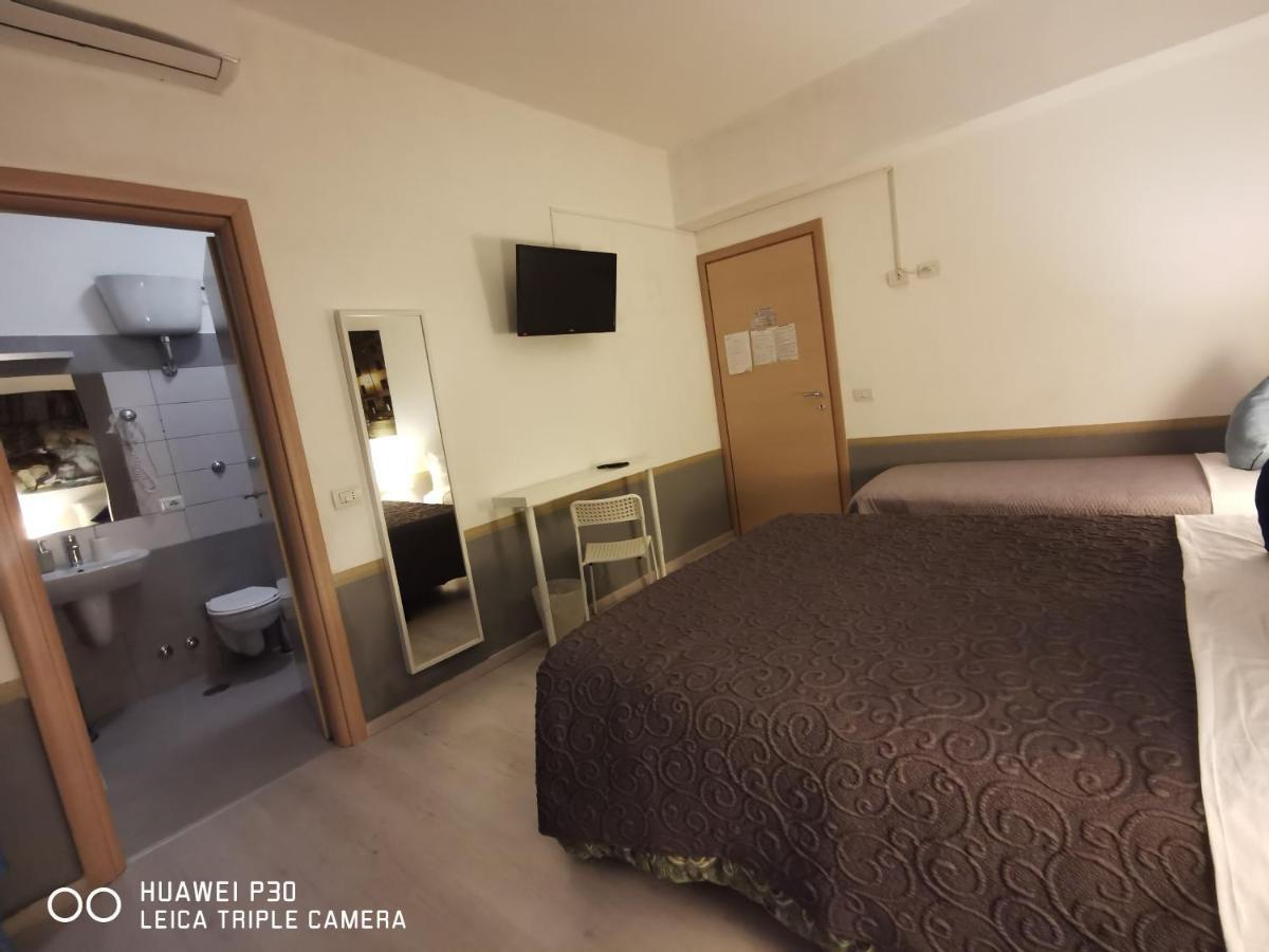 Hotel Domus Viatoris à Rome Extérieur photo