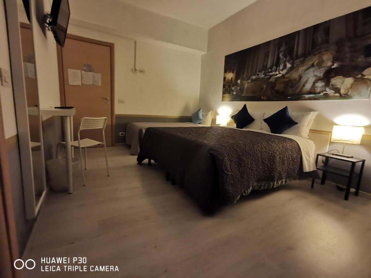 Hotel Domus Viatoris à Rome Extérieur photo