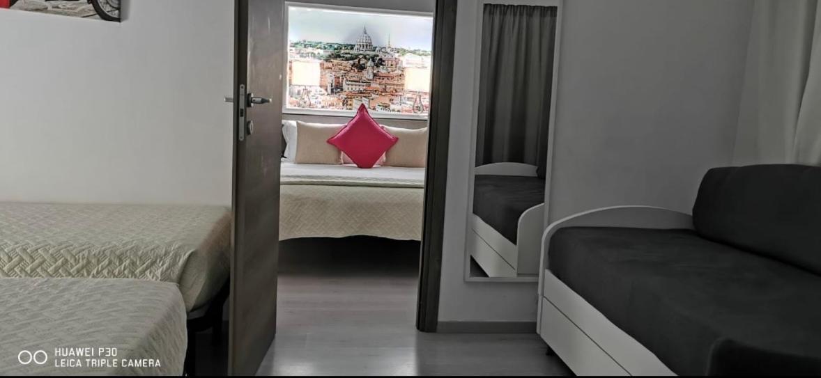 Hotel Domus Viatoris à Rome Extérieur photo